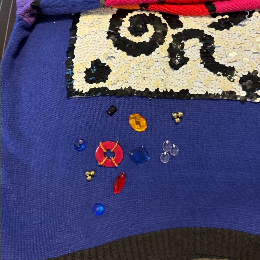 Colorful Graphic Sequin Sweater - Picture 4 of 9